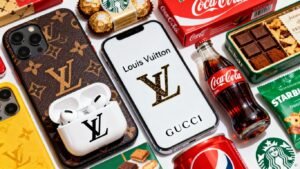 Exemples de co-branding : logos et produits fusionnés.